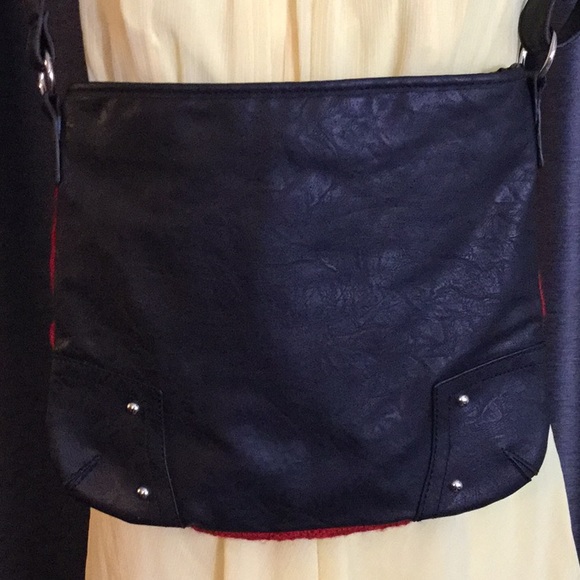 Red Sweater Retro Purse - Picture 3 of 6